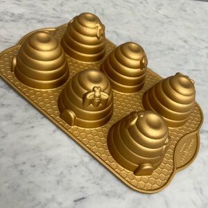 NORDIC WARE 90777 Beehive Cakelets Pan - 3 cup, Toffee